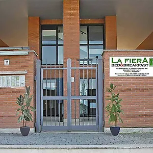 La Fiera לינה וארוחת בוקר
